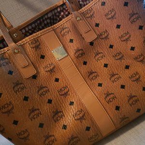 Large mcm shoppers tote (Gently used)